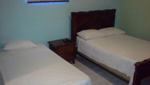 Habitación doble | Caja de seguridad en la habitación, escritorio y cunas gratuitas