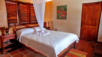 4 bedrooms, iron/ironing board, bed sheets