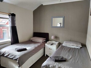 Tomannsrom, delt bad