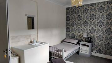 Triple Room, Shared Bathroom