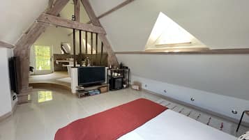 Double Room (Celeste) | 2 bedrooms, premium bedding, memory foam beds, minibar