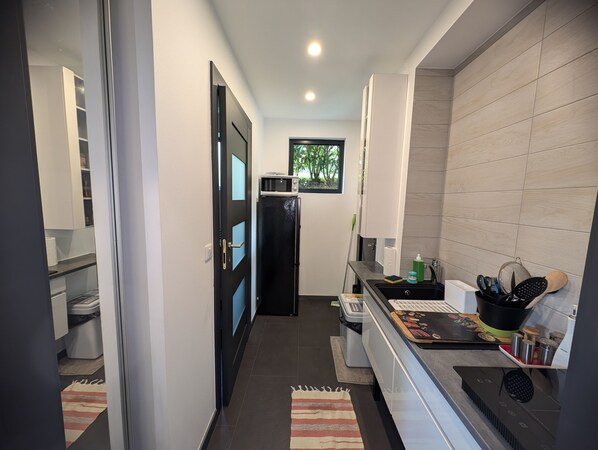 Estudio urbano, baño en la habitación, vista al jardín (Meublé 3*)