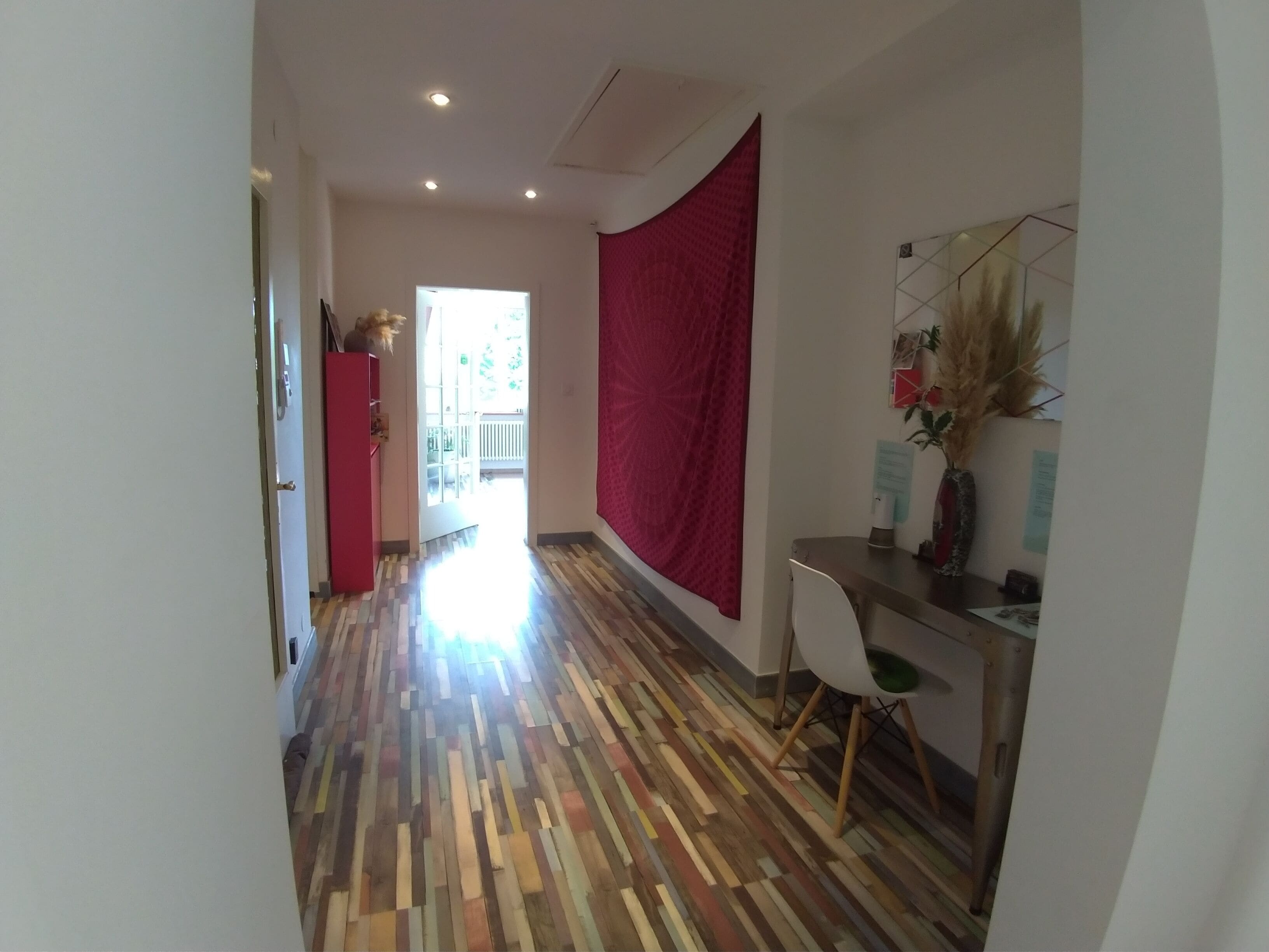 Apartamento superior, baño privado, vistas al jardín | Vestíbulo