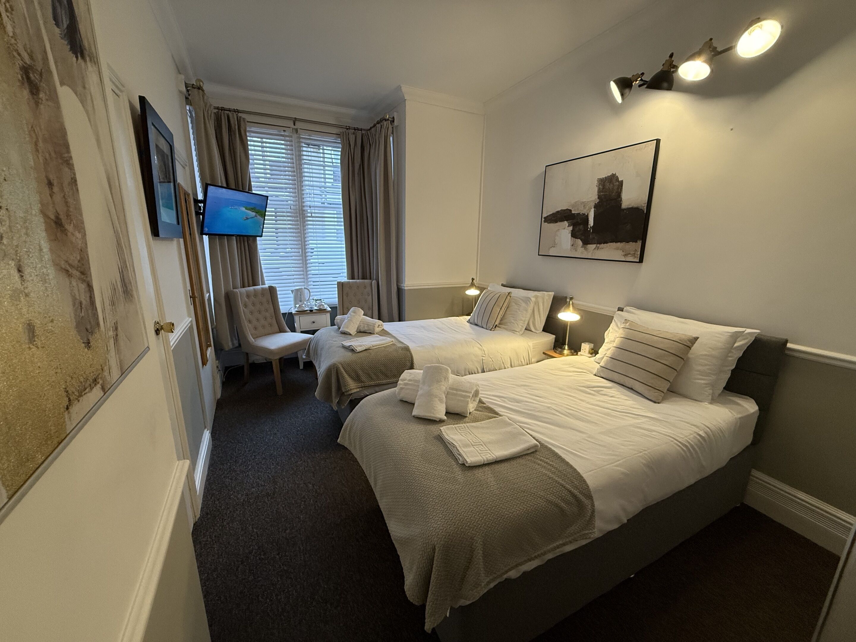 Superior Twin Room, Ensuite | 1 bedroom, individually decorated, individually furnished