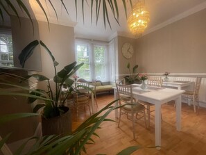 Dagelijks continentaal ontbijt (toeslag)