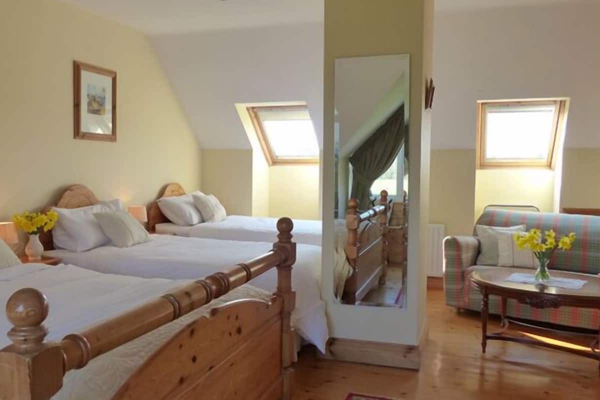 Chambre Familiale, salle de bains attenante