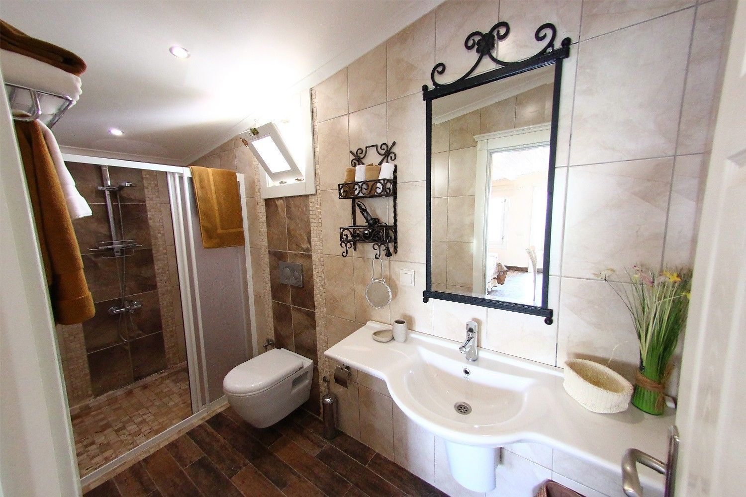 shower, free toiletries, hair dryer, slippers