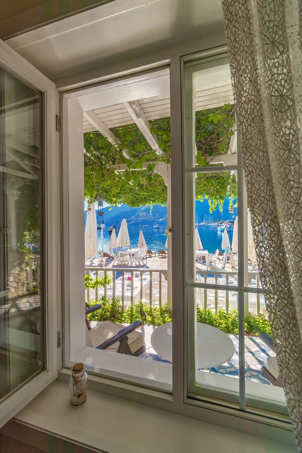 双人房, 海景 | 迷你吧、客房内保险箱、�笔记本电脑工作区、免费婴儿床