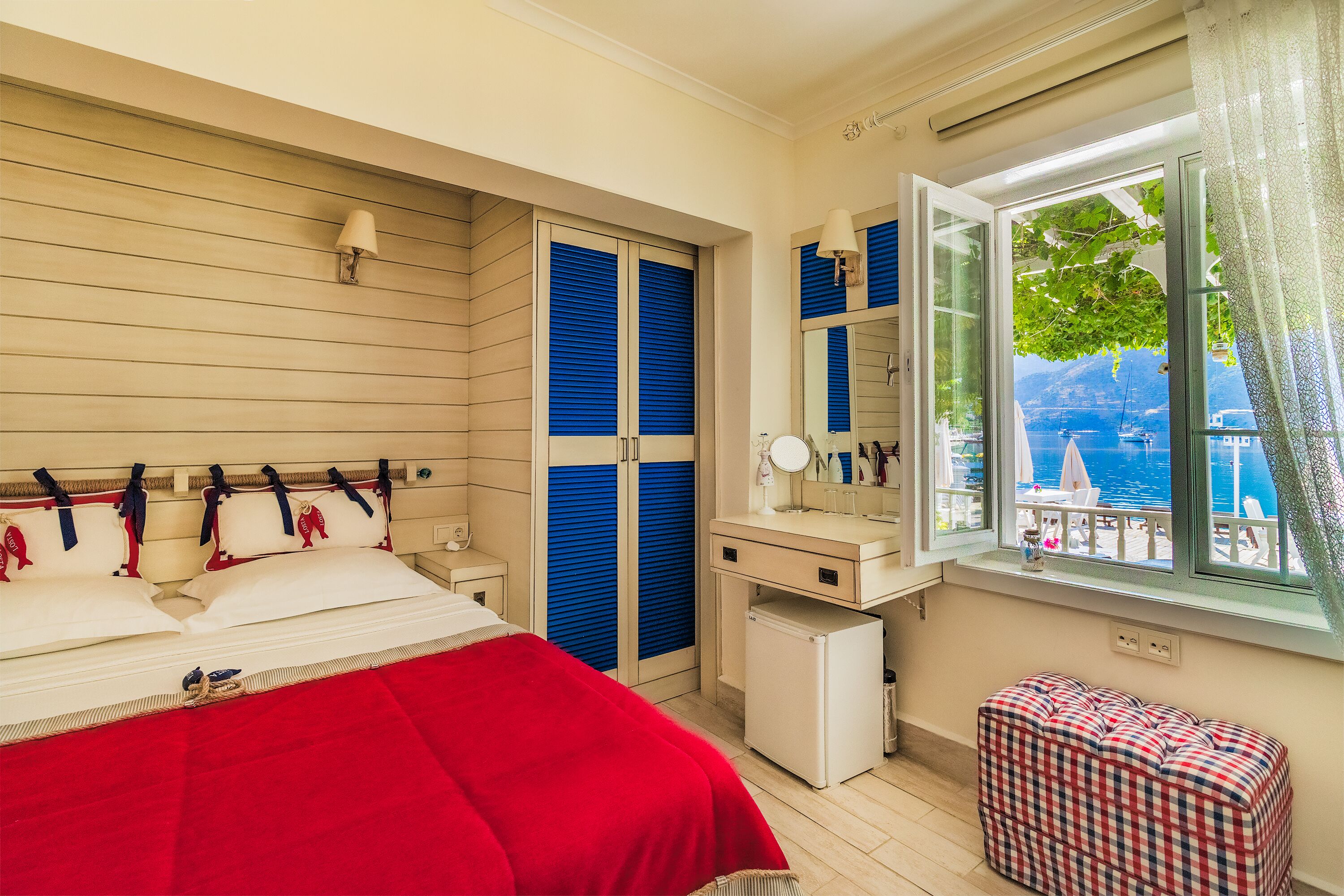 minibar, in-room safe, laptop workspace, free cots/infant beds