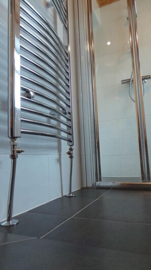 Hair dryer, towels - Inishmore House (Galway)