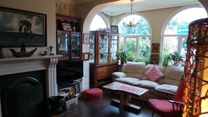 Unclassified image, 2 of 39, button - Inishmore House (Galway)