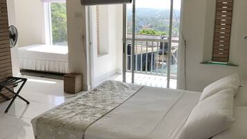 Deluxe Double or Twin Room Balcony With One Free Head Massage | Minibar, in-room safe, soundproofing, iron/ironing board