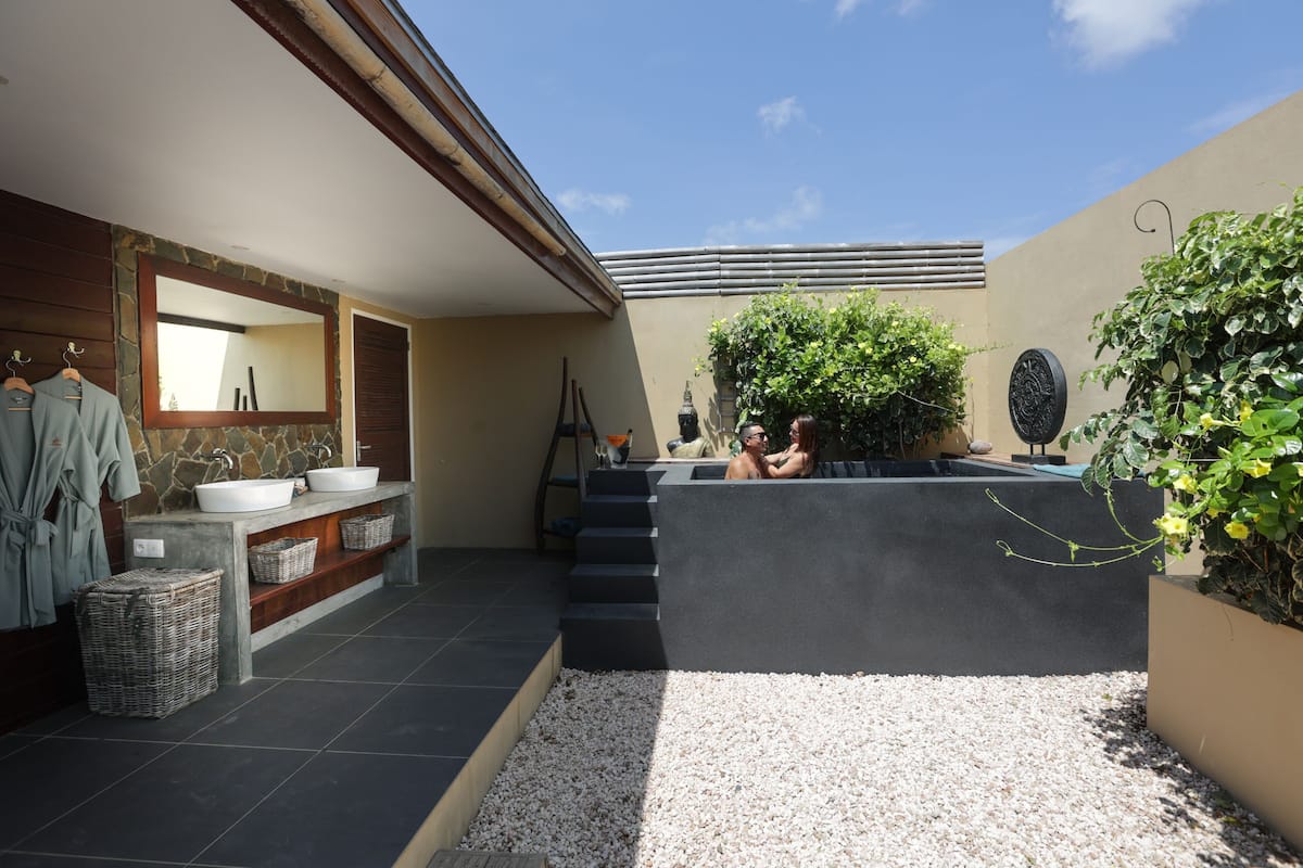 Superior Cottage with plunge pool | 1 bedroom, in-room safe, individually decorated, soundproofing
