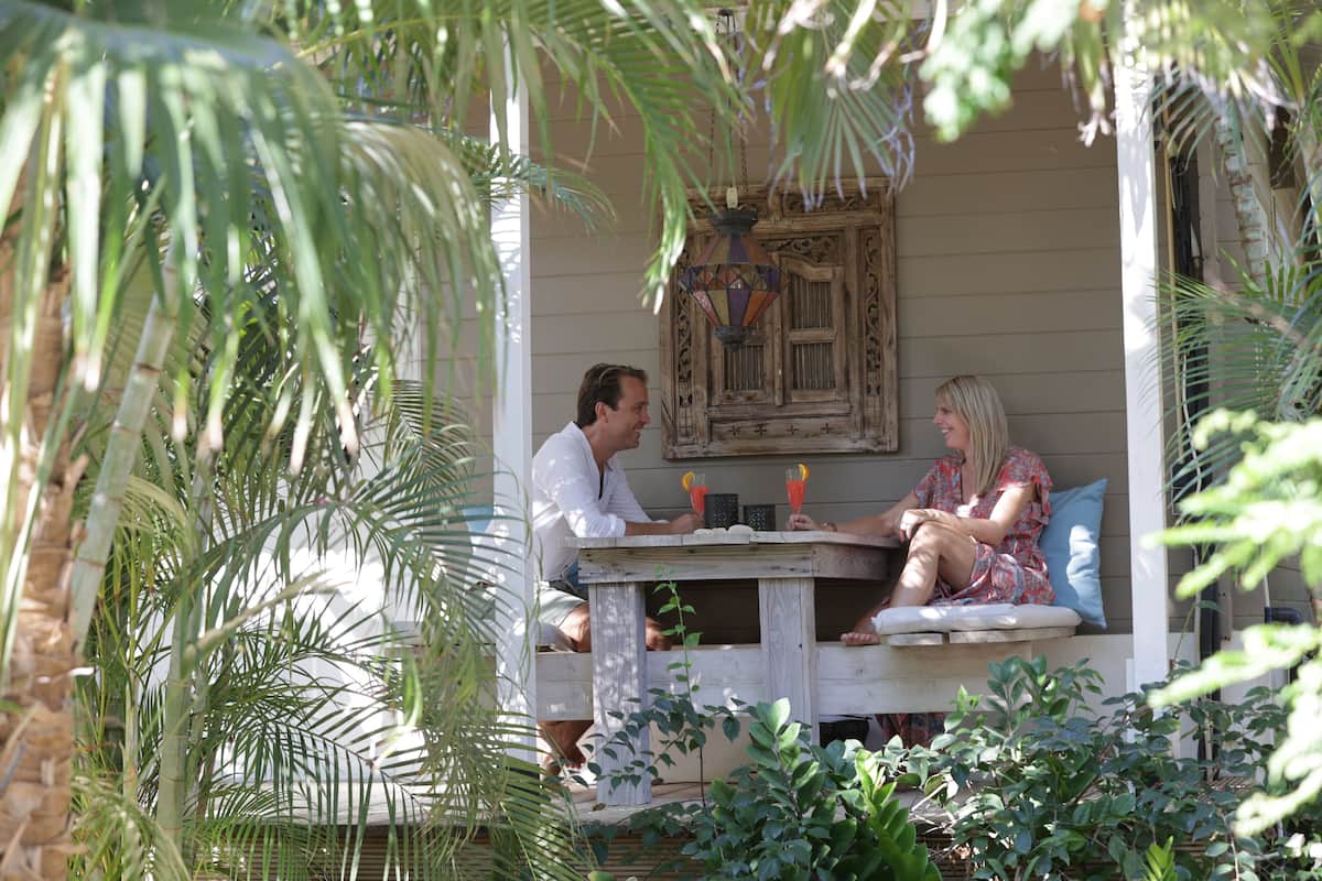 Deluxe Cottage | 1 bedroom, in-room safe, individually decorated, soundproofing
