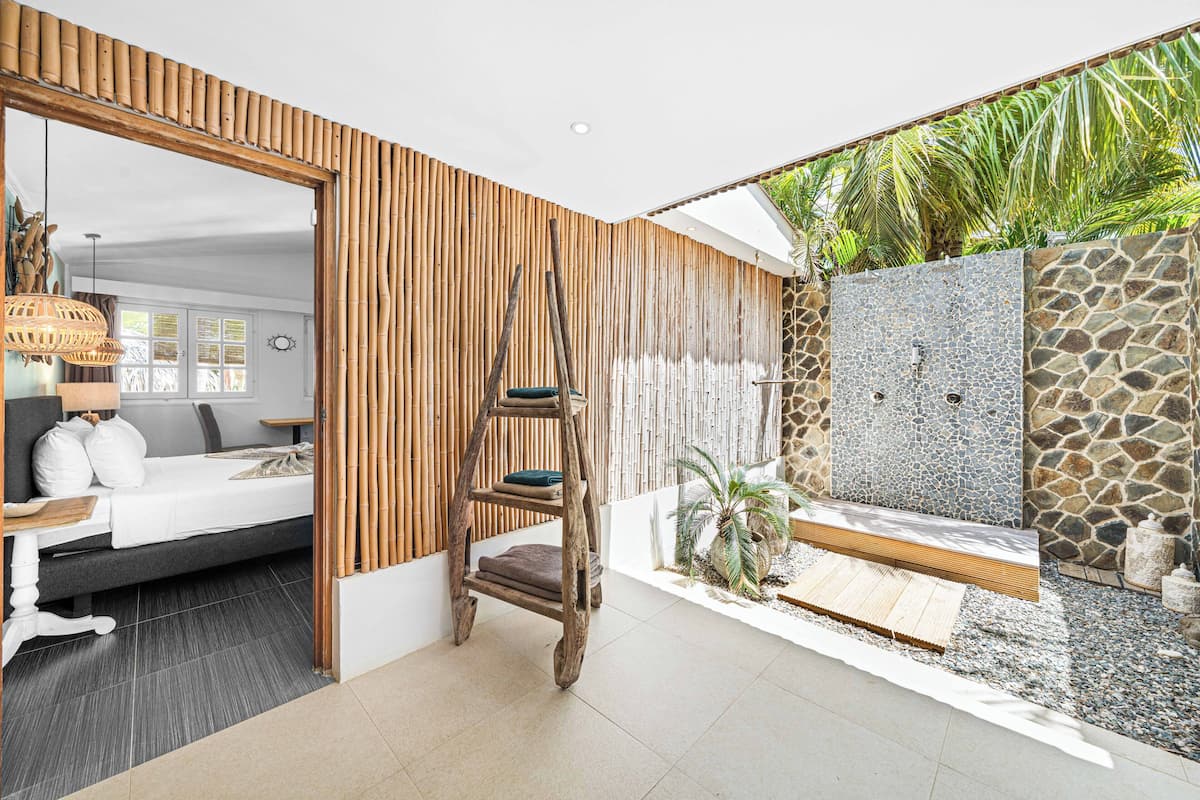 Superior cottage with jacuzzi | 1 habitación, caja de seguridad en la habitación y insonorización