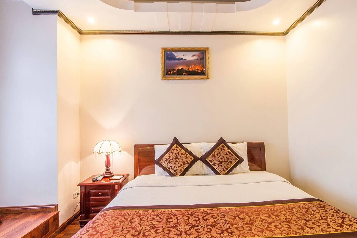 Minibar, desk, free WiFi