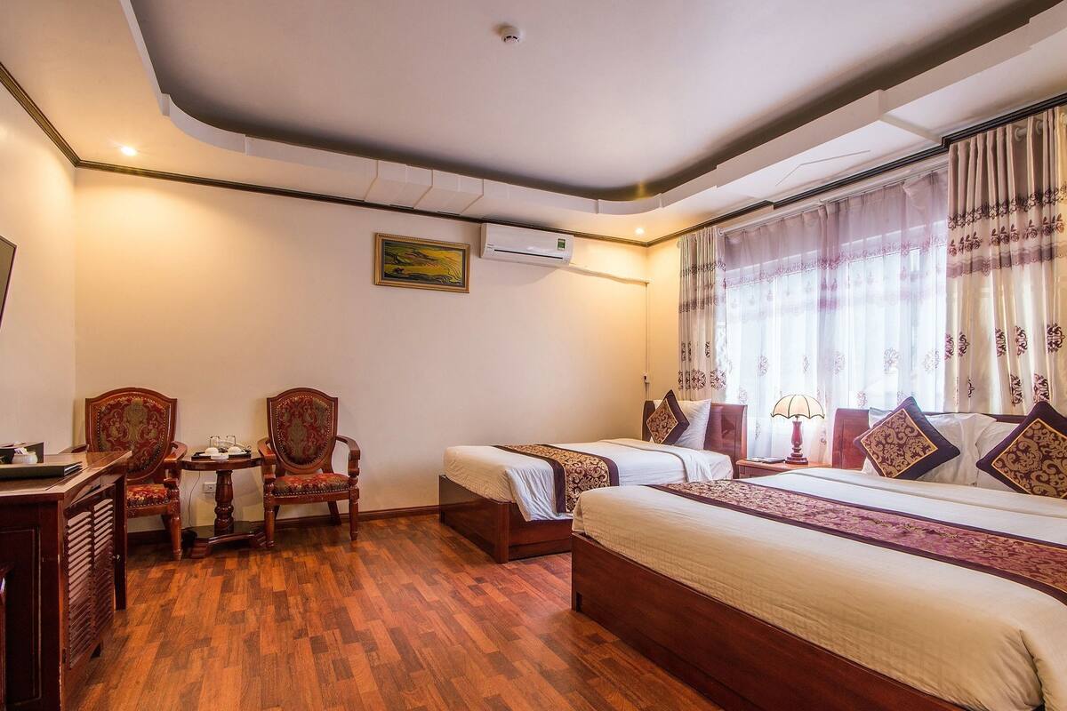 Minibar, desk, free WiFi