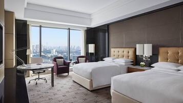 10 bedrooms, premium bedding, pillow-top beds, minibar