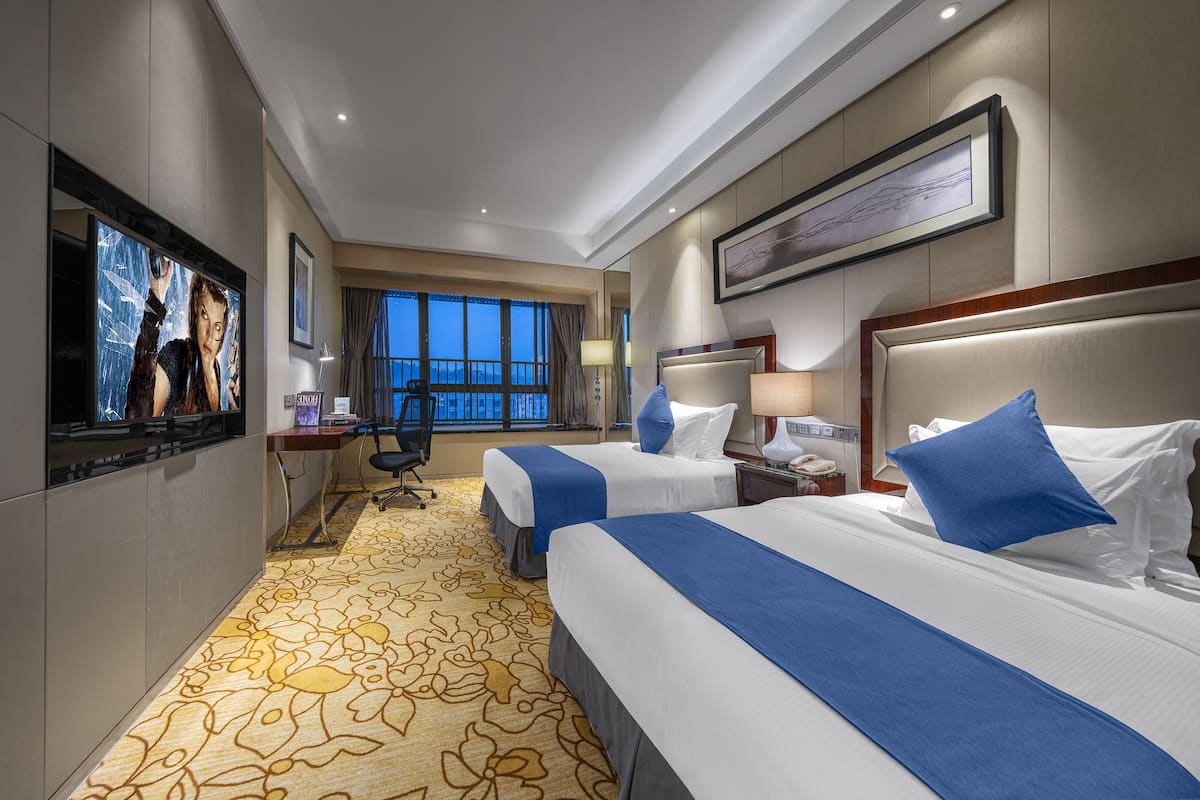 Minibar, in-room safe, desk, blackout curtains
