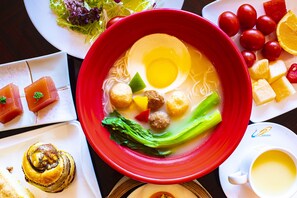Desayuno estilo bufé