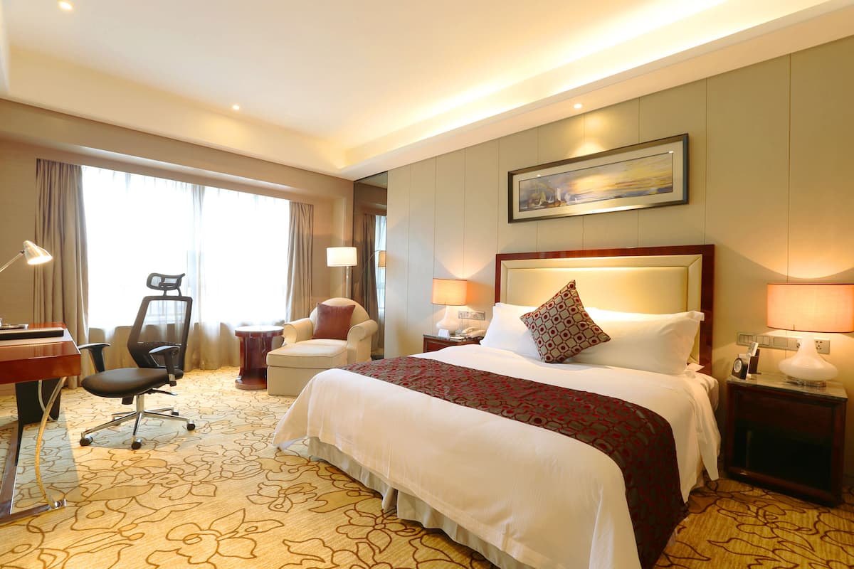 Minibar, in-room safe, desk, blackout curtains