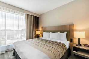 Roupas de cama premium, cofres nos quartos, escrivaninha