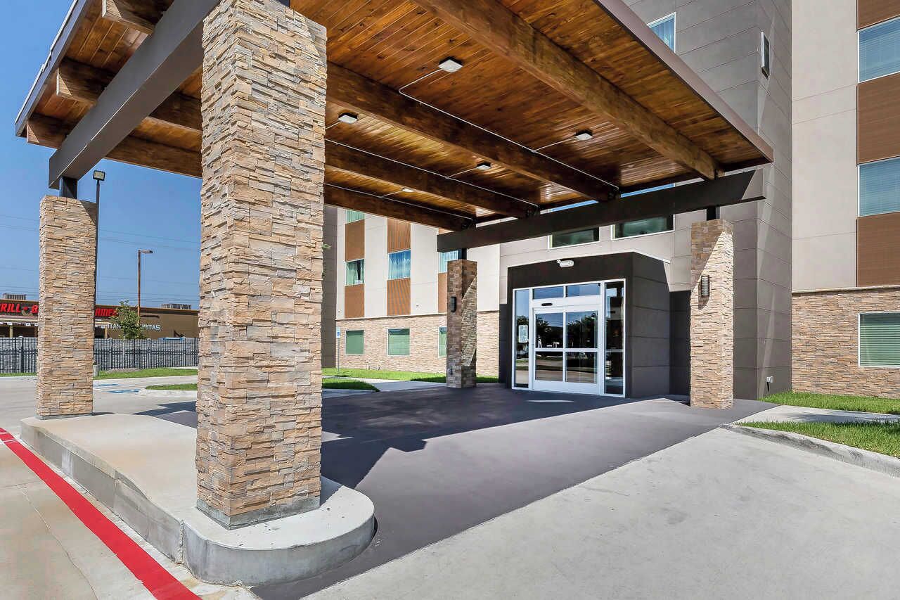 Photo - Ramada by Wyndham Houston Westchase
