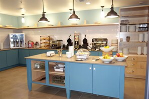 Free daily continental breakfast