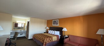 Scottish Inns & Suites Eau Claire
