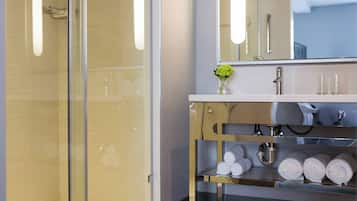 Dusch, hårtork och handdukar