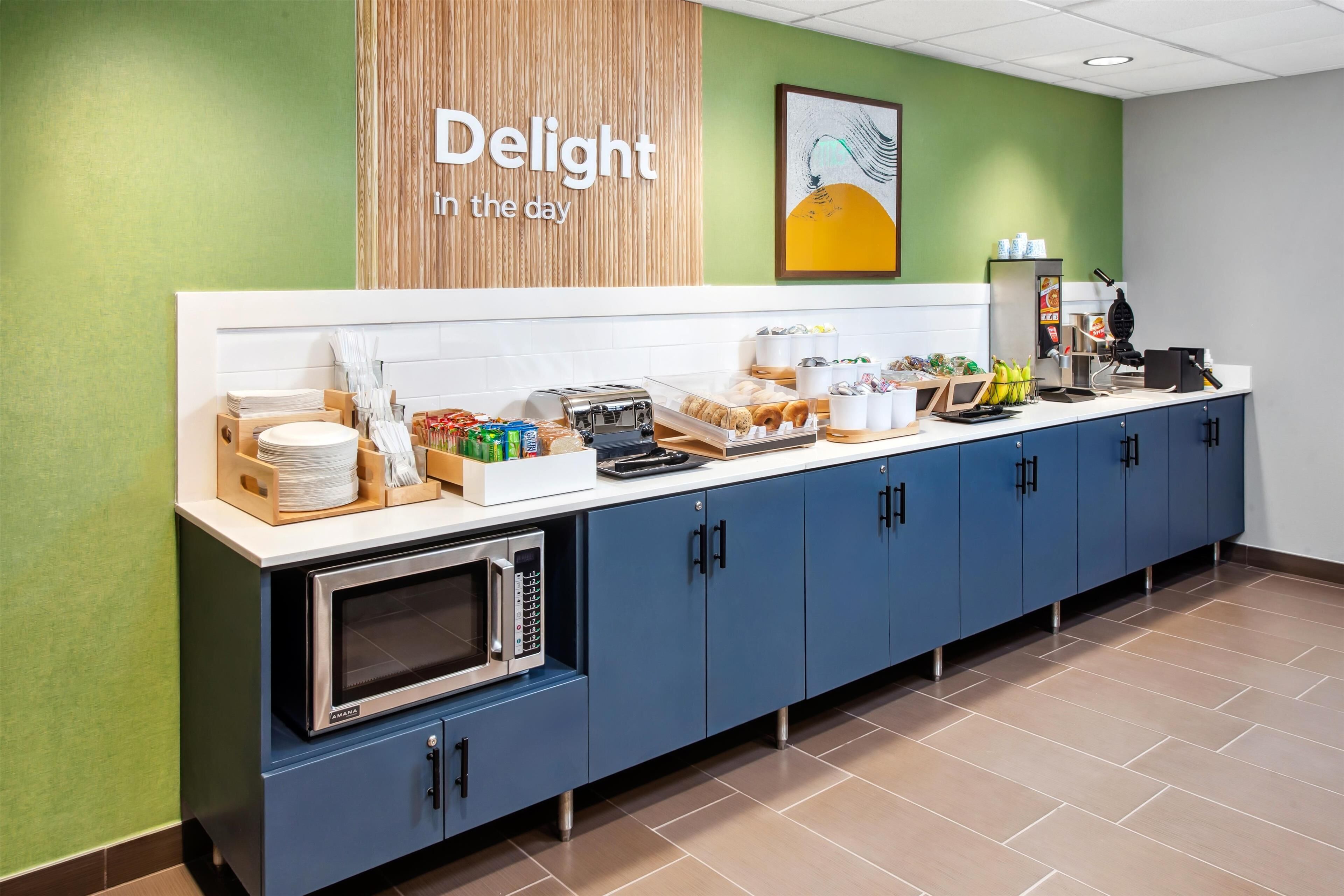 free daily continental breakfast