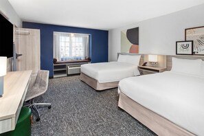 Hypo-allergenic bedding, in-room safe, desk, laptop workspace - Spark by Hilton Rochester South (Rochester)