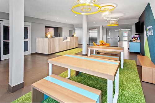 Spark by Hilton Rochester South