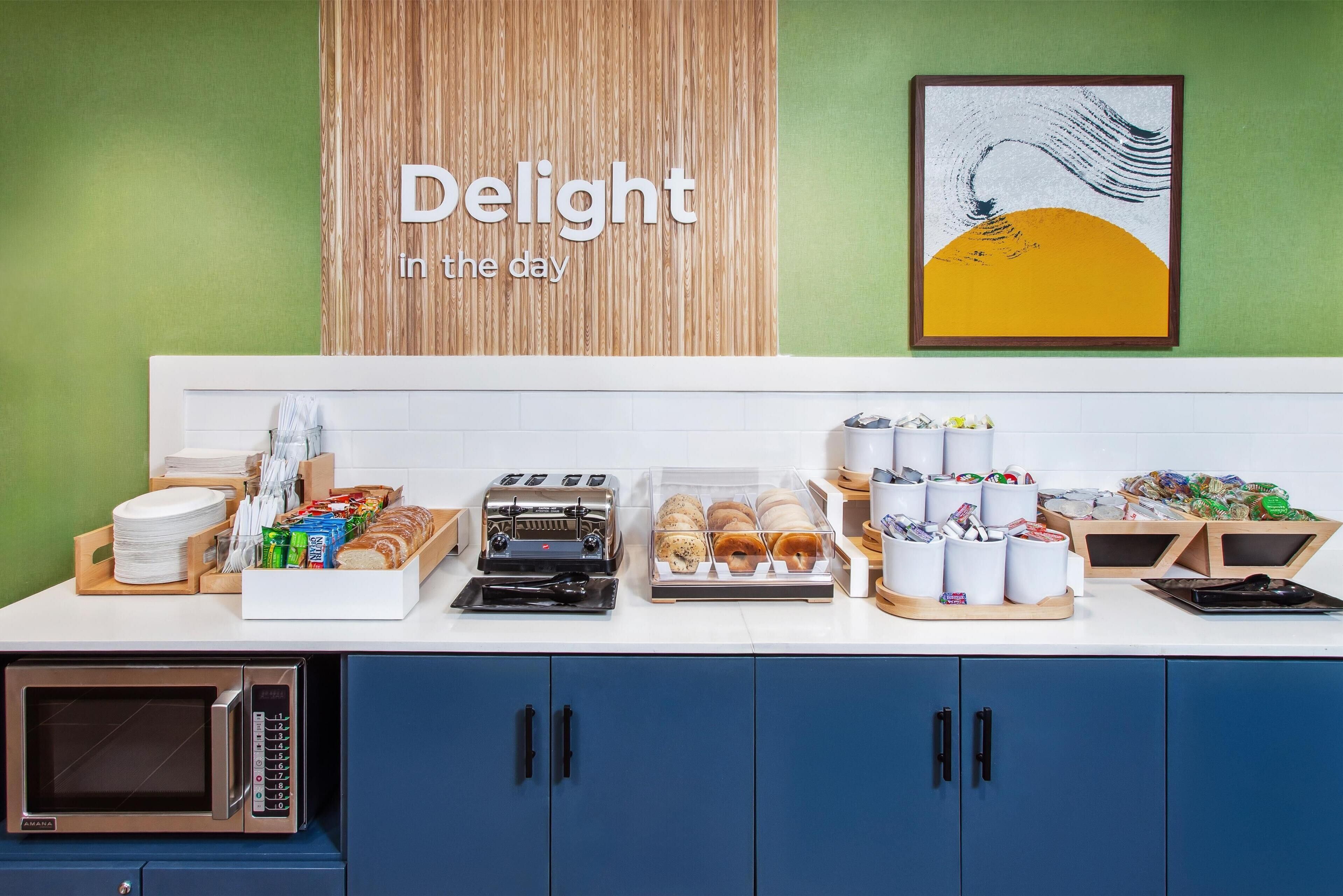 free daily continental breakfast