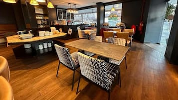 Daily continental breakfast (MYR 30 per person)