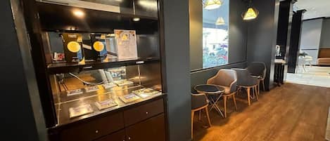 Petit déjeuner continental (30 MYR par personne)