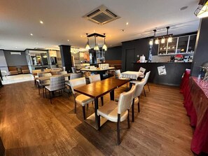 Colazione continentale, servita tutte le mattine (30 MYR a persona) 