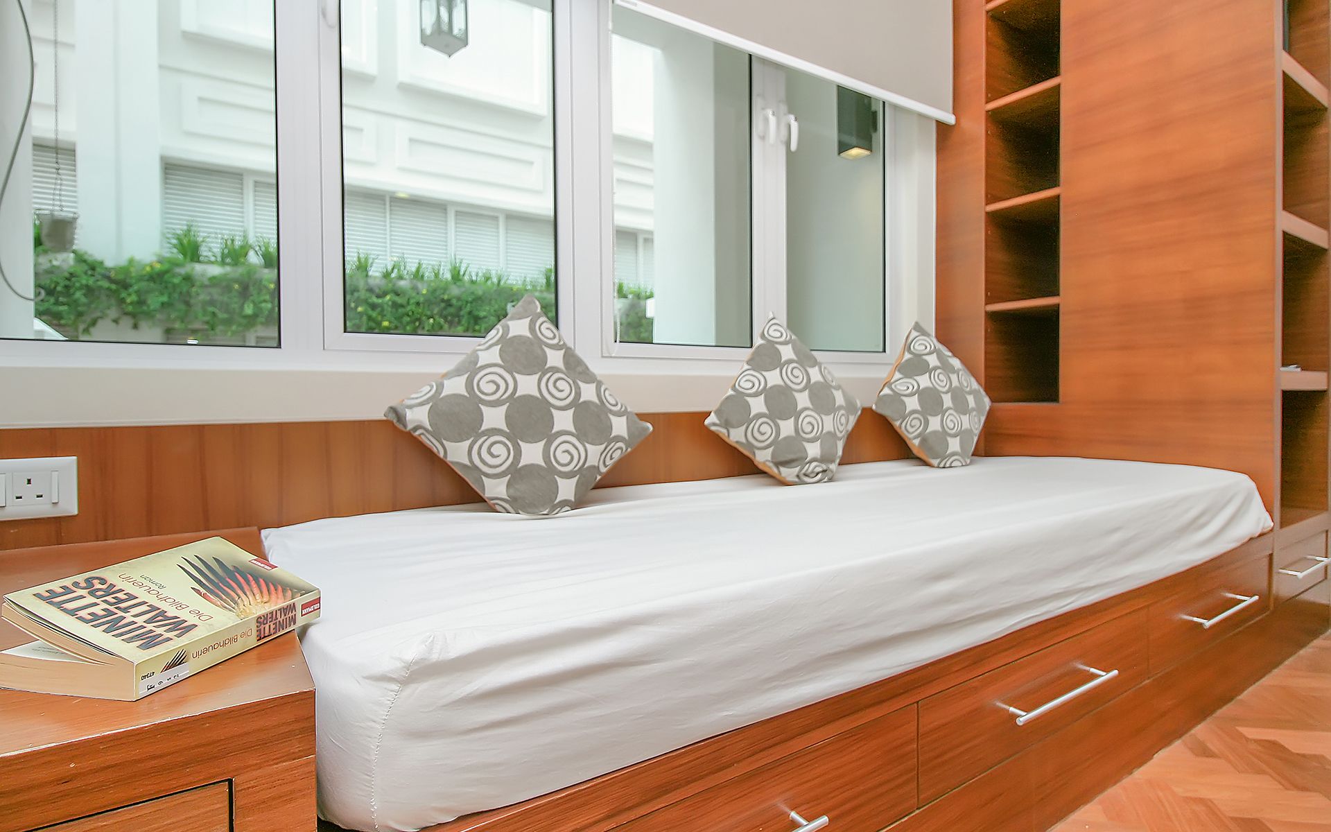 executive apartment, 1 king bed, kitchen | 1 bedroom, individually decorated, individually furnished