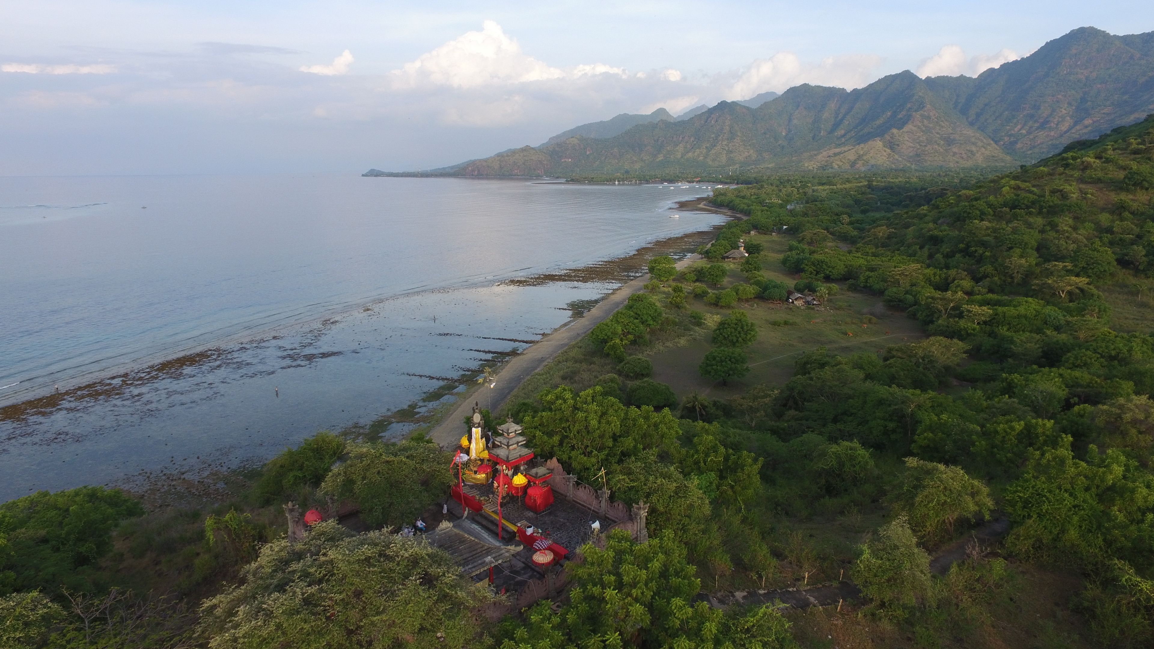 beach nearby, snorkelling, beach yoga, fishing