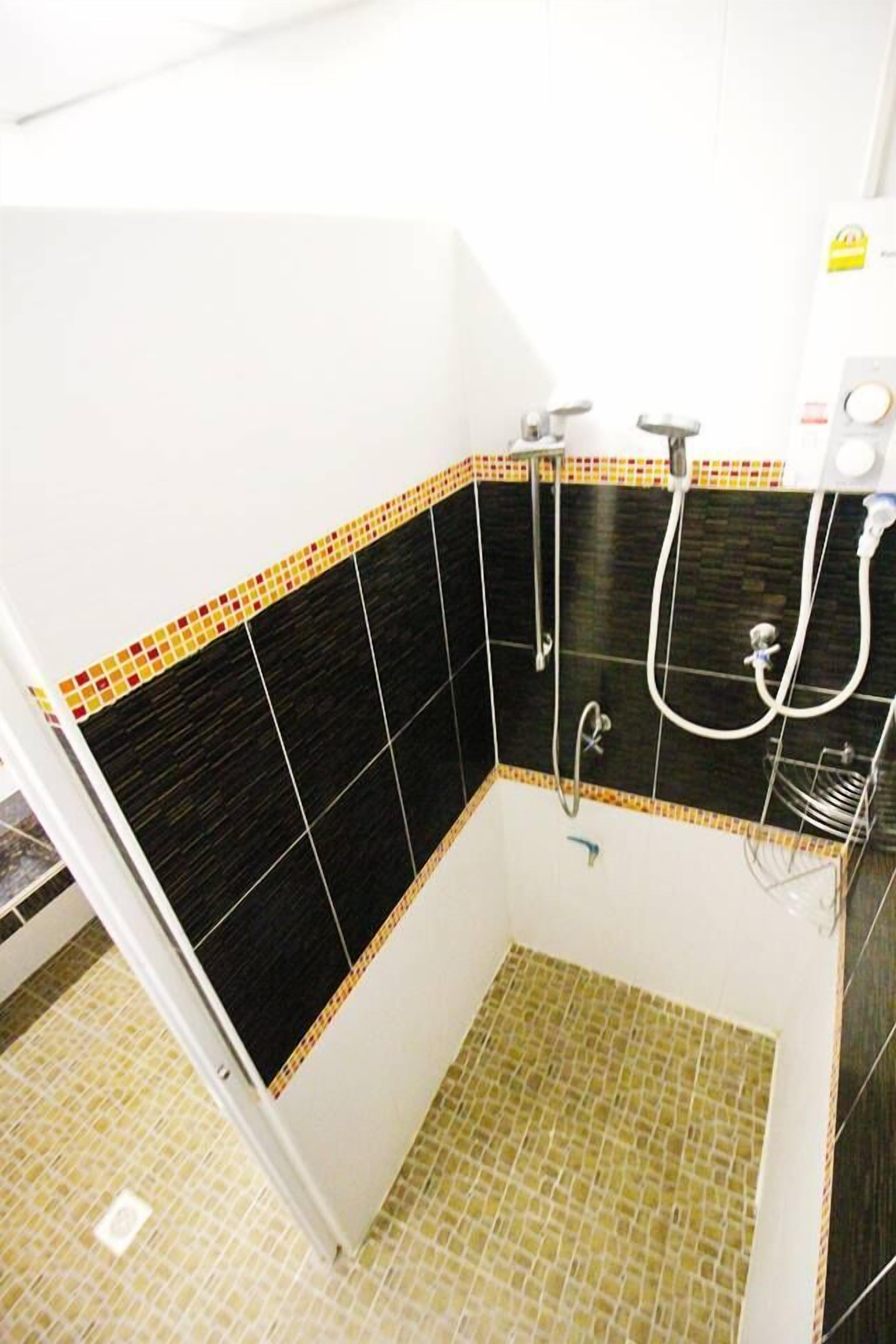 standard room | desk, rollaway beds, free wifi