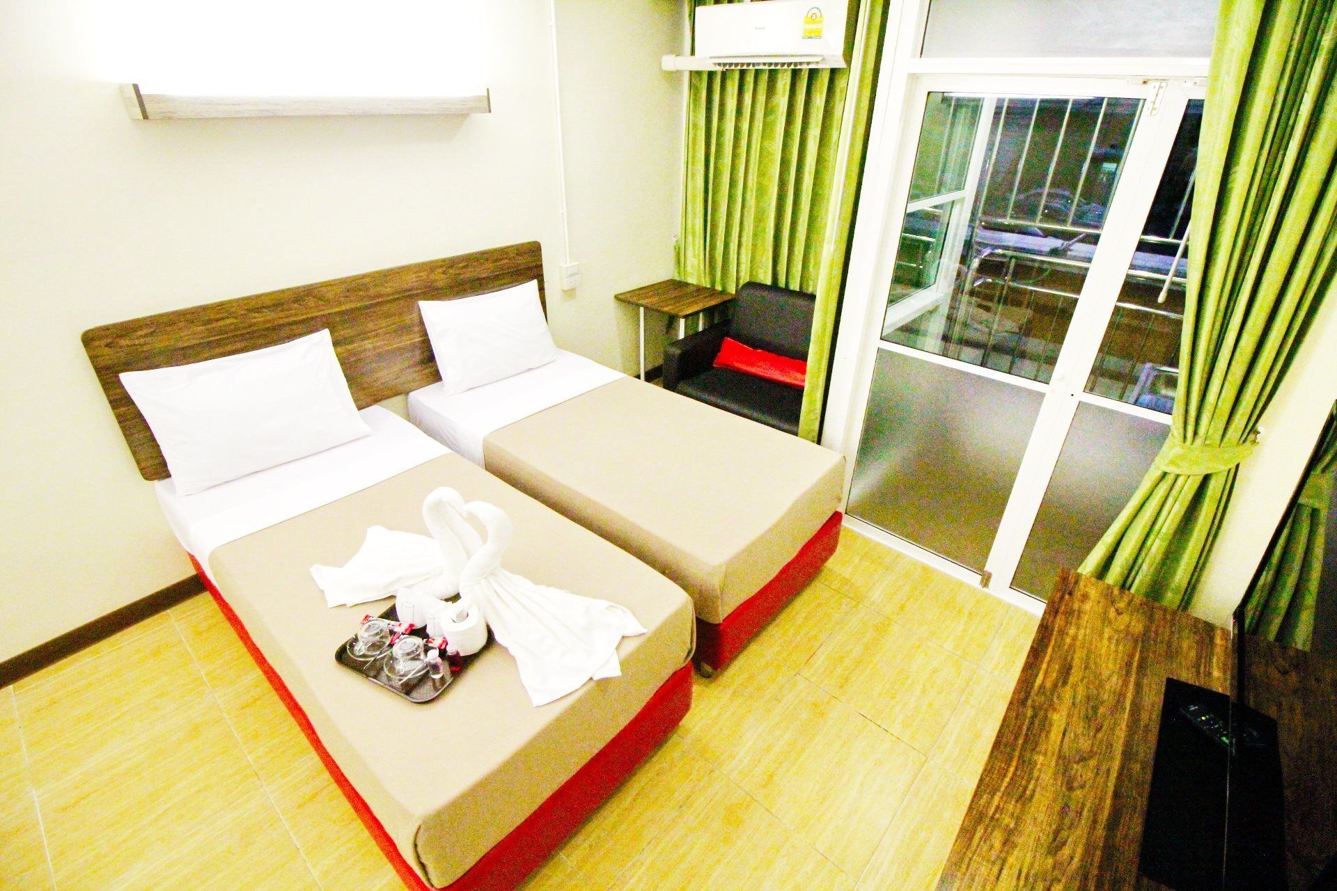 standard room | desk, rollaway beds, free wifi