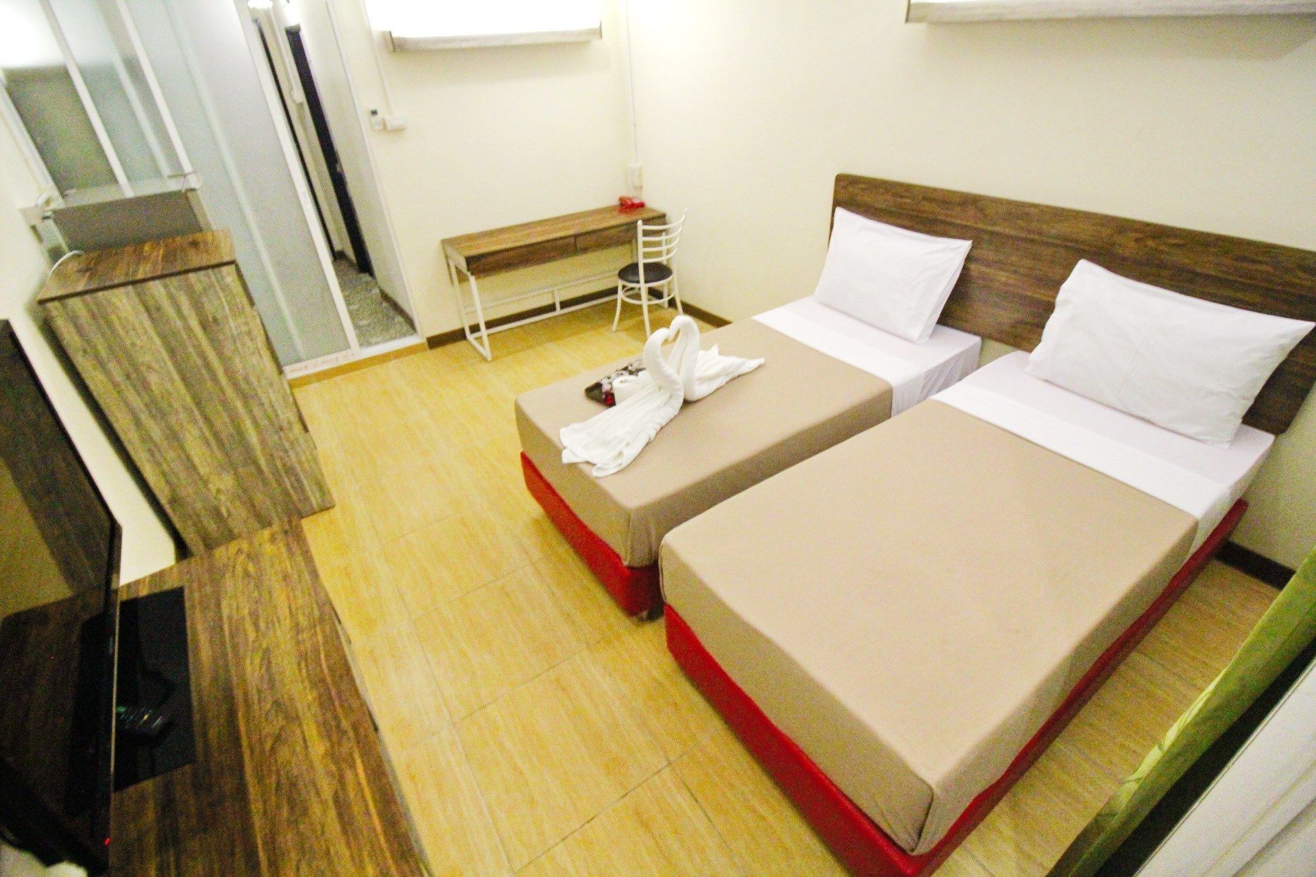 standard room | desk, rollaway beds, free wifi