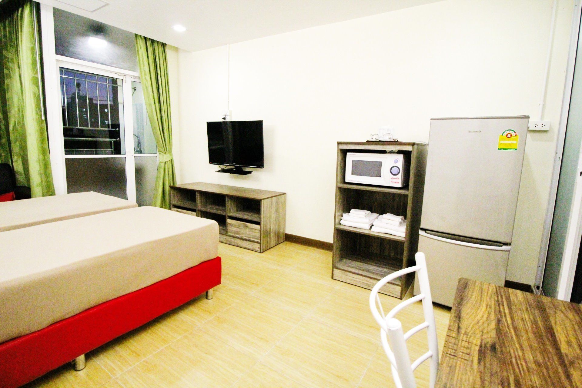 standard room | desk, rollaway beds, free wifi