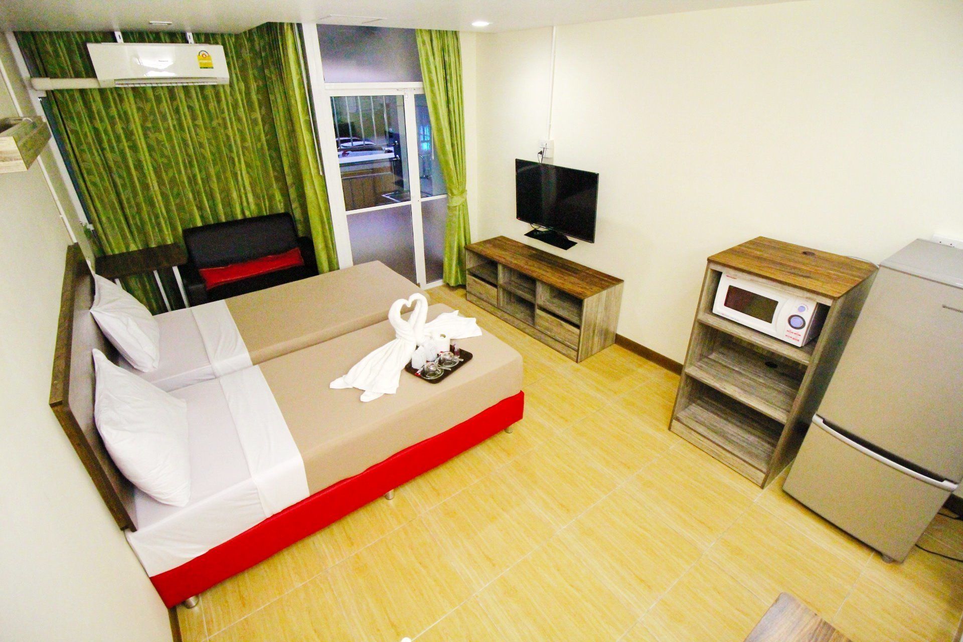 standard room | desk, rollaway beds, free wifi