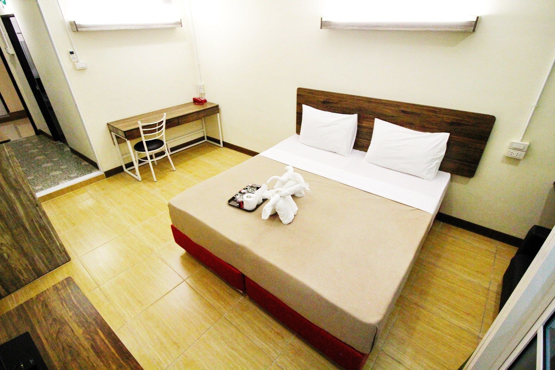 standard room | desk, rollaway beds, free wifi