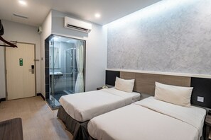 Superior-Zimmer, 2 Einzelbetten | Zimmersafe, Schreibtisch, Bügeleisen/Bügelbrett, kostenloses WLAN