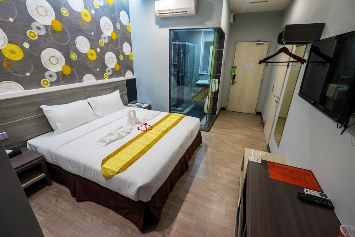 In-room safe, desk, iron/ironing board, free WiFi