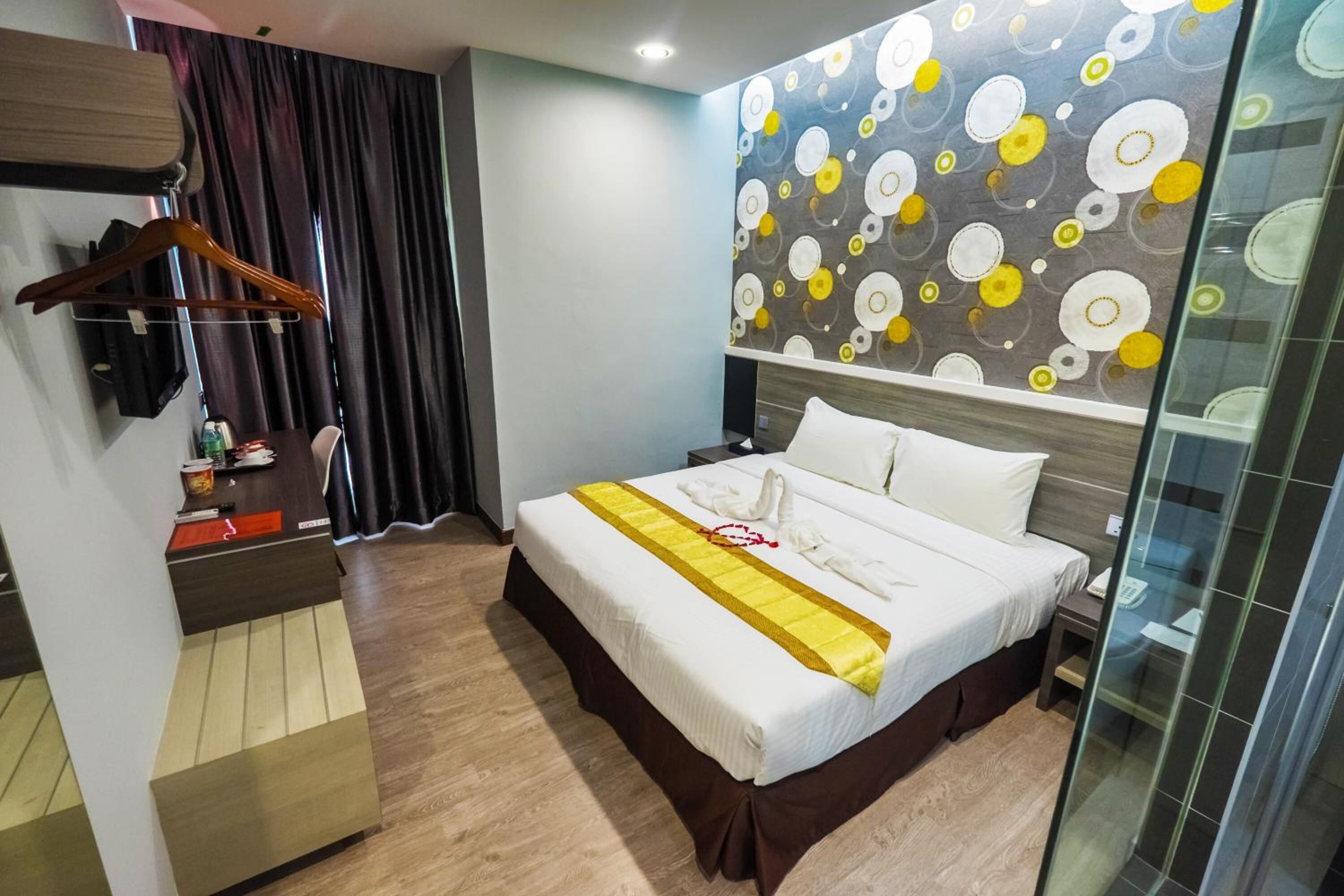 in-room safe, desk, iron/ironing board, free wifi