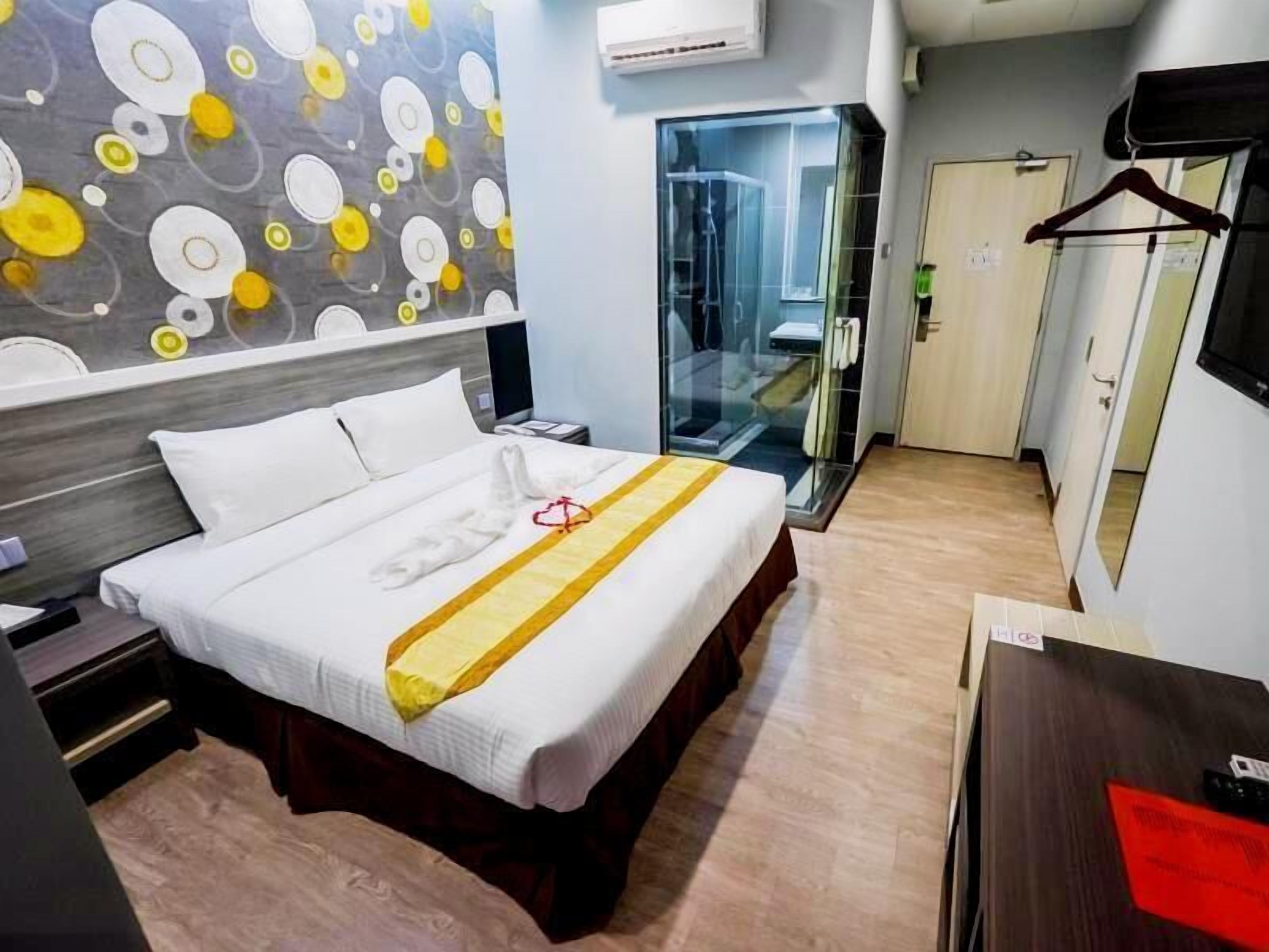 In-room safe, desk, iron/ironing board, free WiFi