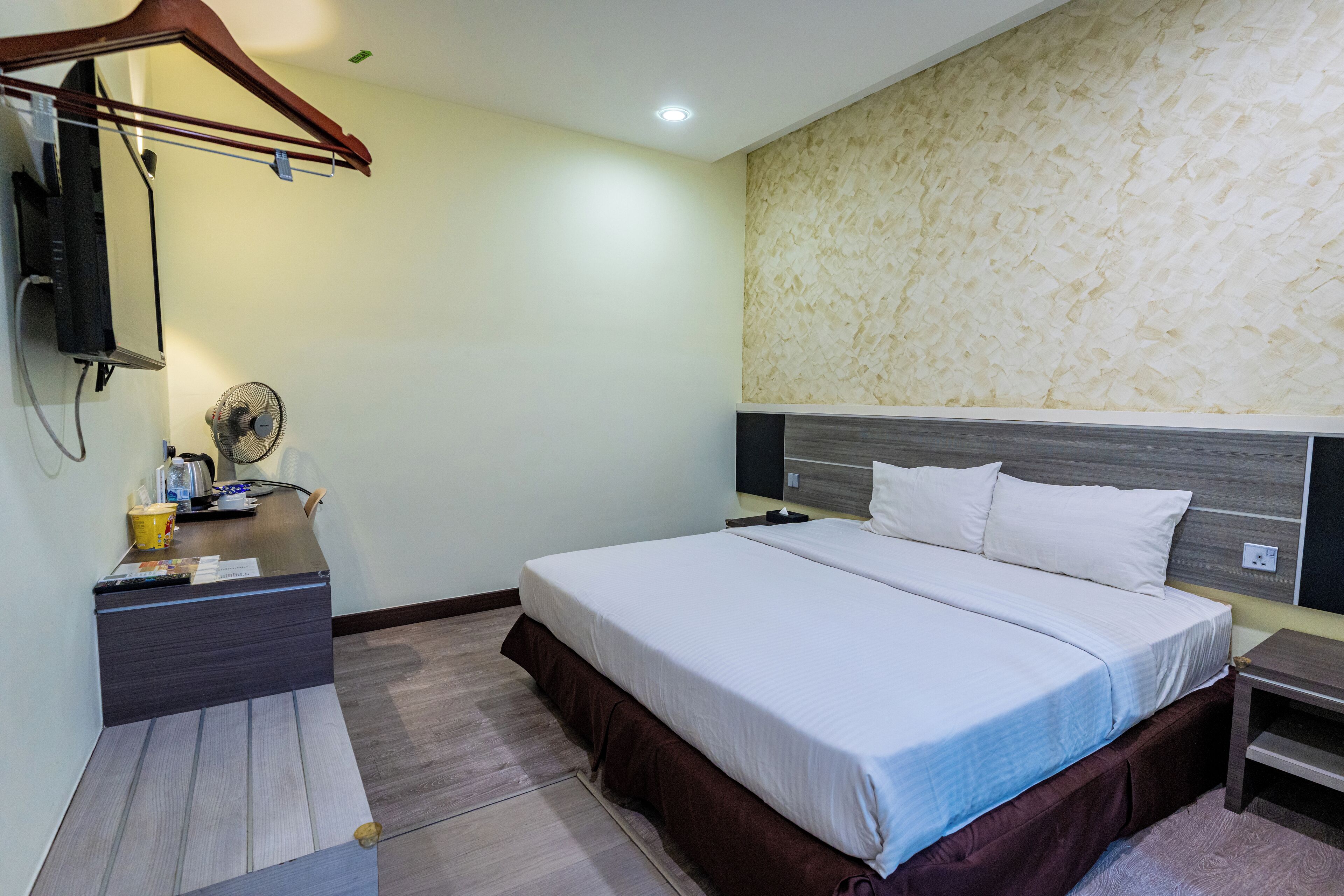 ห้องซูพีเรีย, เตียงคิงไซส์ 1 เตียง | ตู้นิรภัยในห้องพัก, โต๊ะทำงาน, เตารีด/โต๊ะรีดผ้า, Wi-Fi ฟรี